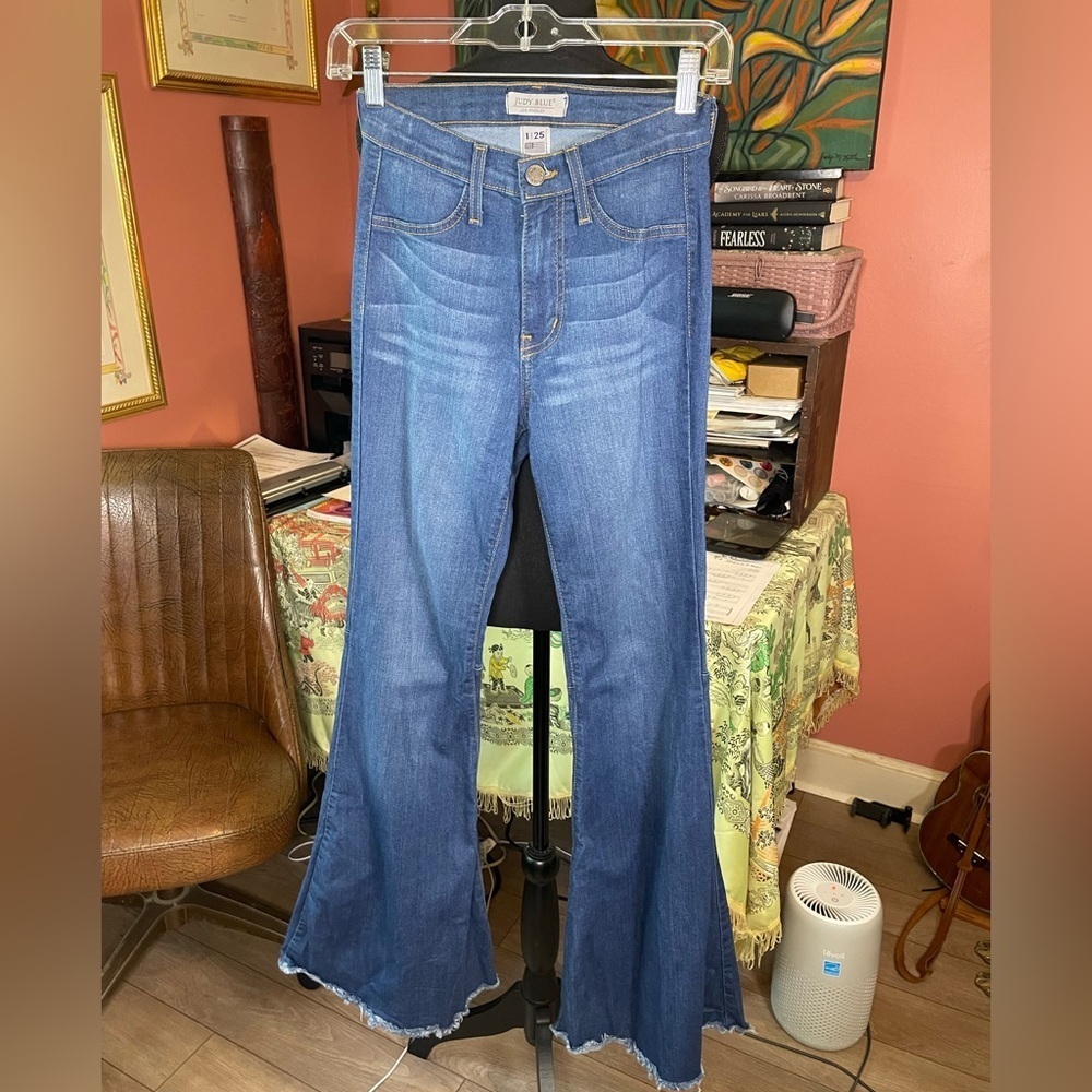 Judy Blue Medium Wash High Rise Ultra Flare Stretch Jean. Size 25. Retail $100.